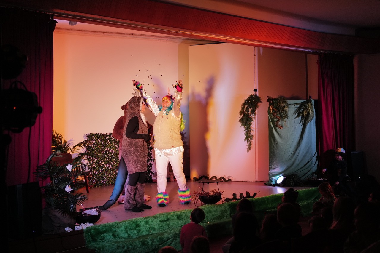 Der Ziegenotter und der Fleischbär – Kindetheater